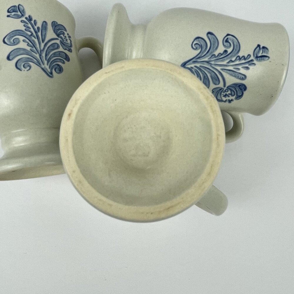 Set of 3 Vintage Pfaltzgraff Yorktowne Pedestal Footed Stoneware Mugs - Picture 7 of 7
